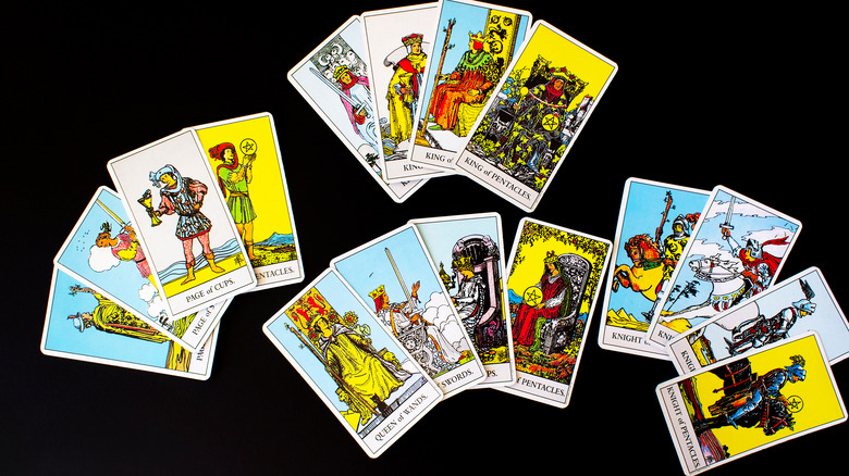 Tarot’s 16 Court Cards